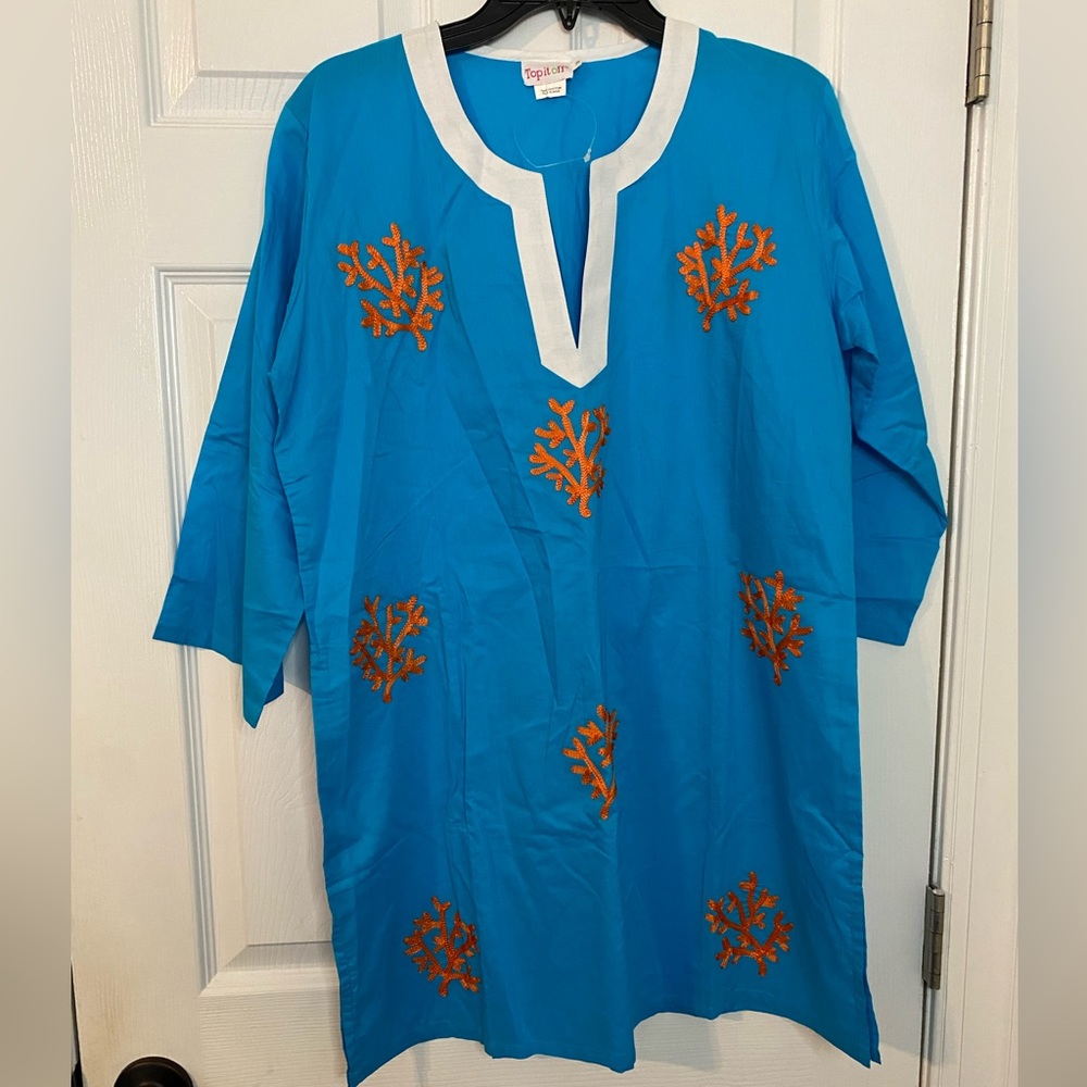 Top It Off swimsuit coverup. Size M. NWT